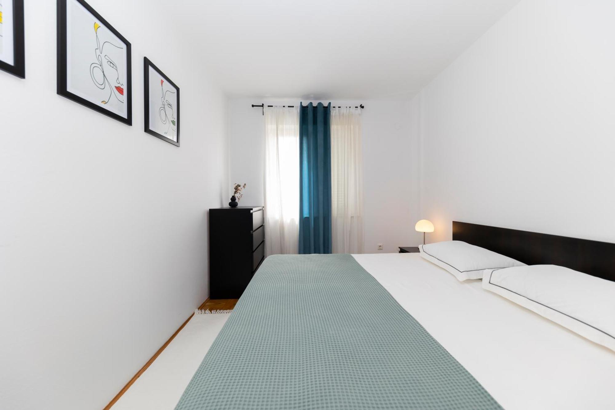 Nea Apartment *