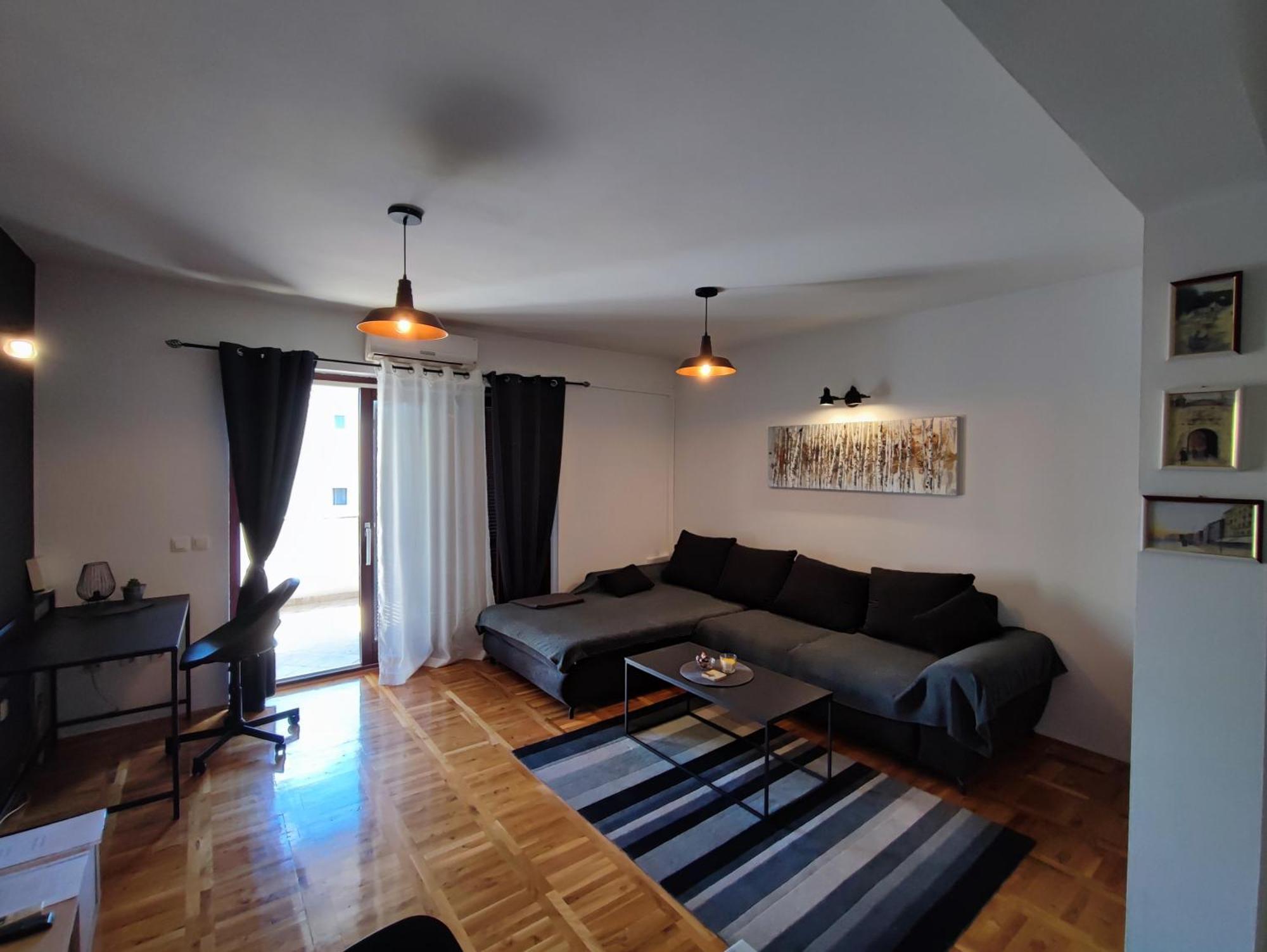 Nea Apartment *