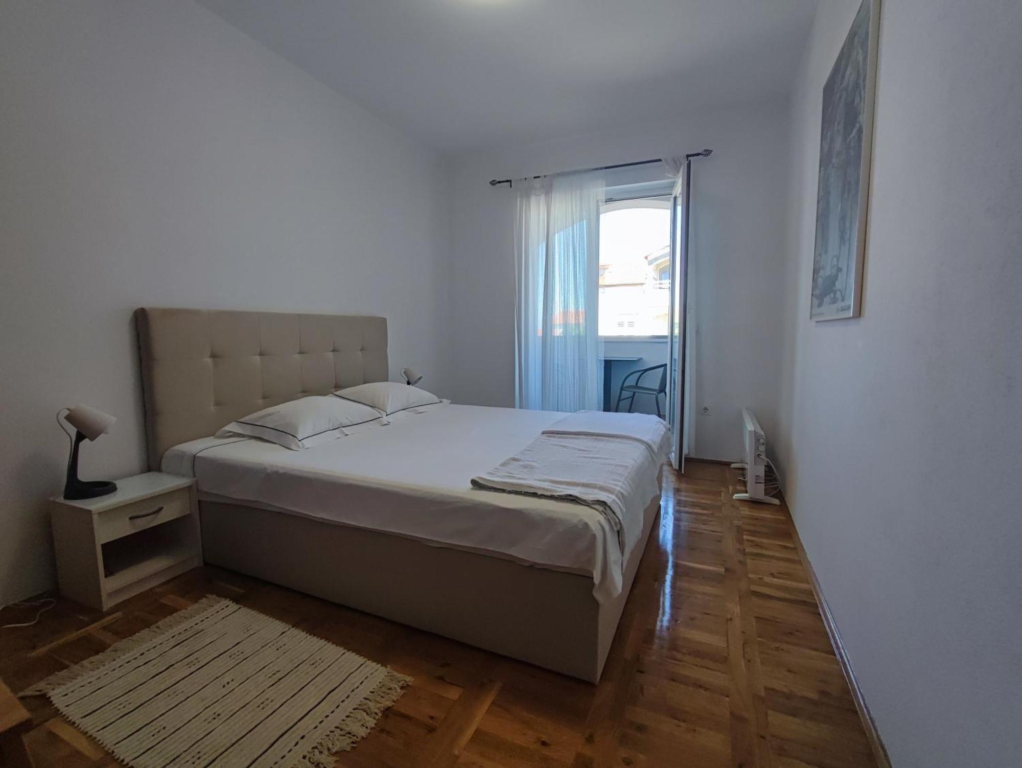 Nea Apartment *
